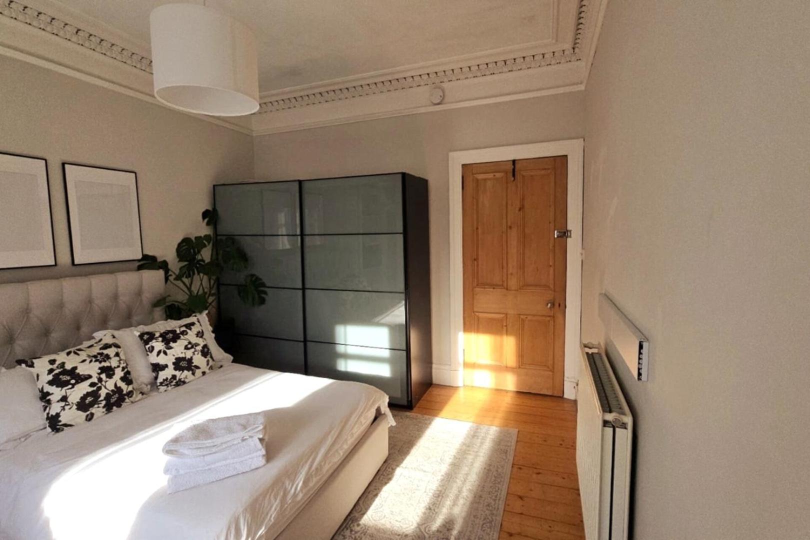 Classic 2bd Georgian Flat In Leith *